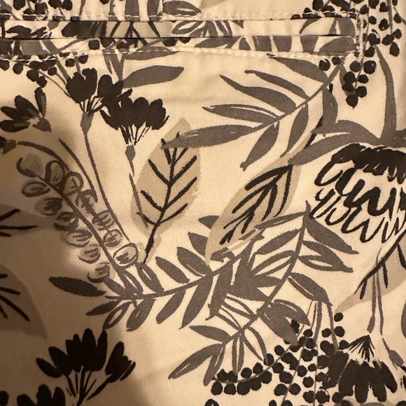 Cute old navy pixie shorts - Picture 2 of 4